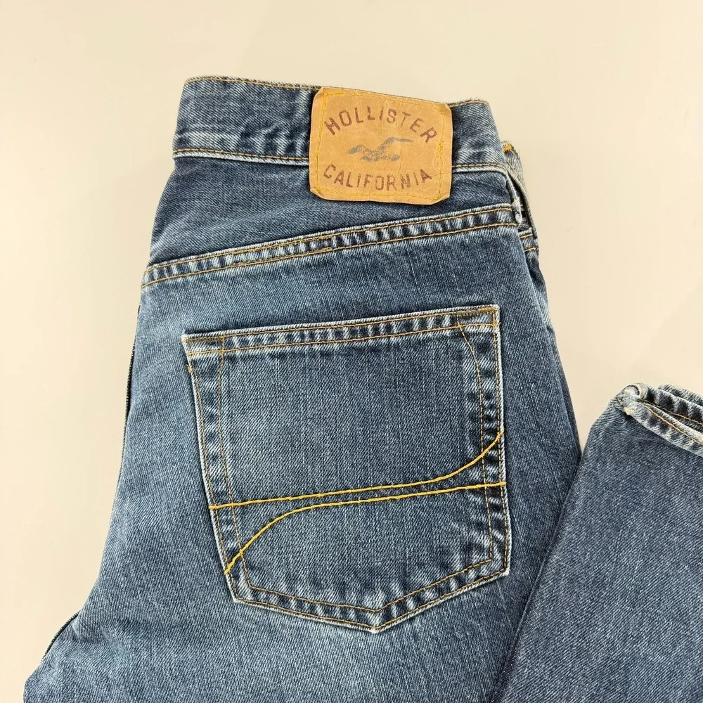 Hollister Jeans Straight Leg Button Fly Y2K Men 30x32 Blue Medium Wash Denim GUC
